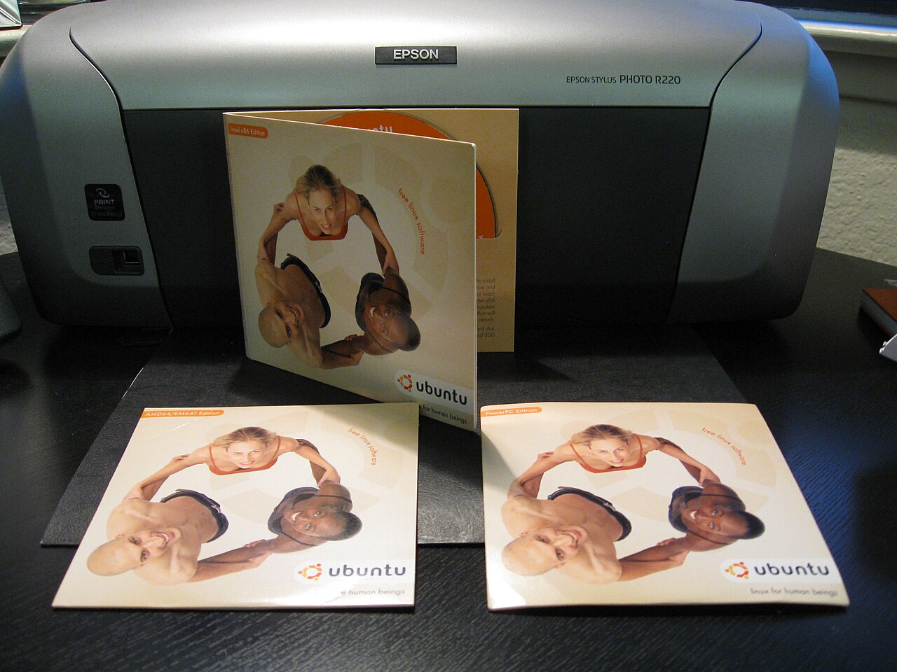 Ubuntu Warty ShipIt CDs